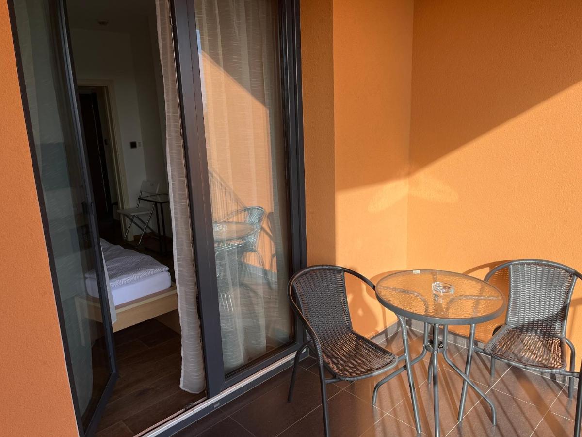 Penzion Cafe Na Svahu Cheb Esterno foto
