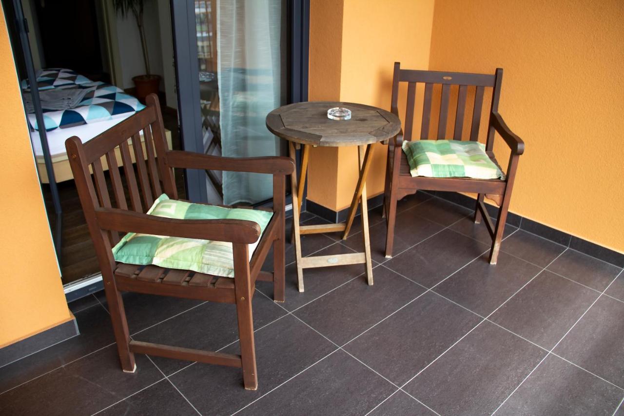 Penzion Cafe Na Svahu Cheb Esterno foto